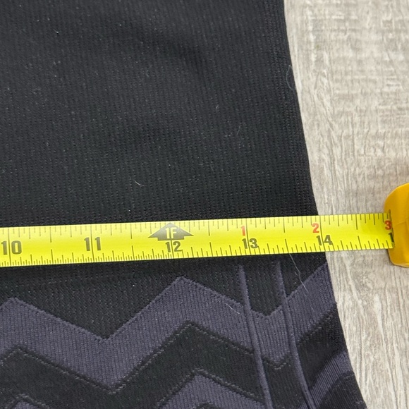 Lululemon Women's Legging Gray Black Chevron Ribbed Compression Stretch - Picture 10 of 11